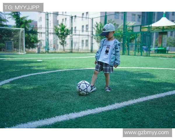 抖音平台上活跃的足球明星有哪些他们的精彩瞬间和个人魅力解析 抖音平台上活跃的足球明星有哪些他们的精彩瞬间和个人魅力解析