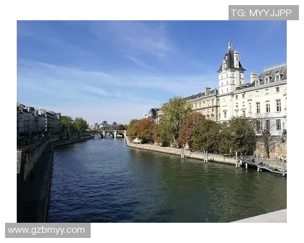 探索巴黎足球明星的魅力与成就揭开他们的传奇故事